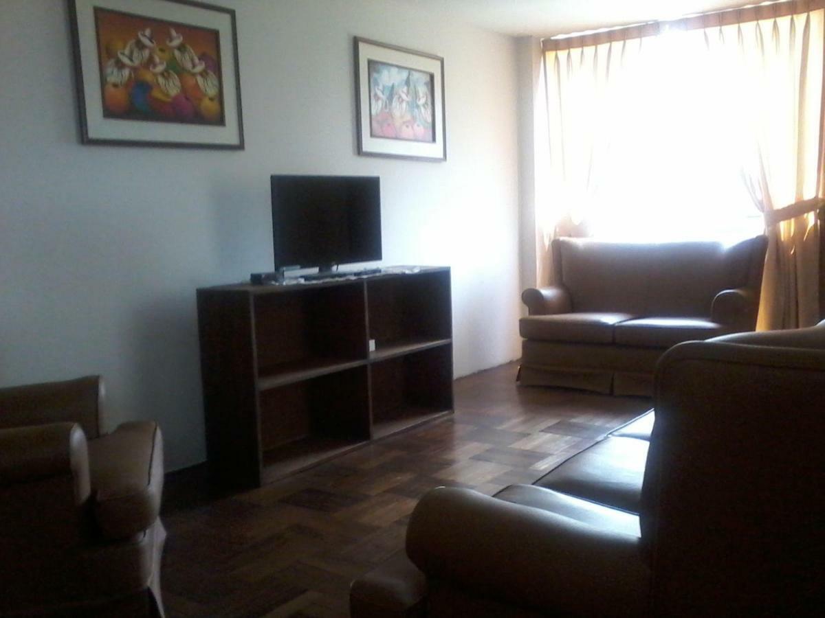 Royal Sweet Dreams Airport B&B Лима Экстерьер фото